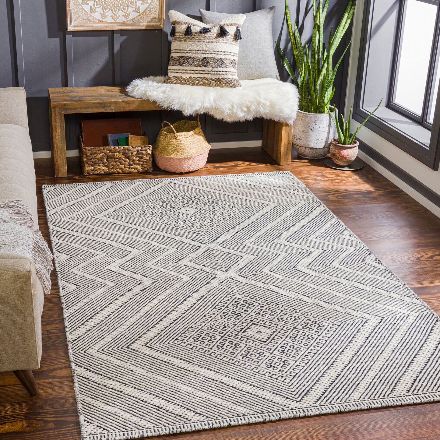 Mardin MDI-2308 2' x 3' Handmade Wool Accent Rug