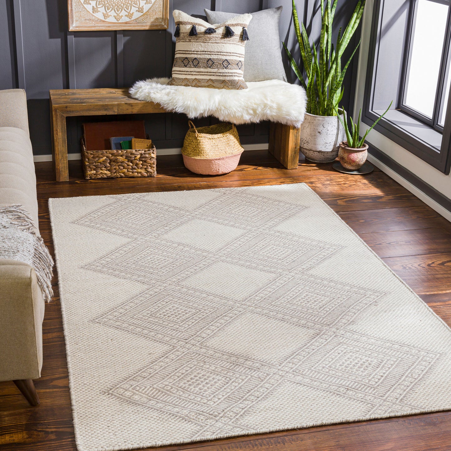 Mardin MDI-2311 2' x 3' Handmade Wool Accent Rug