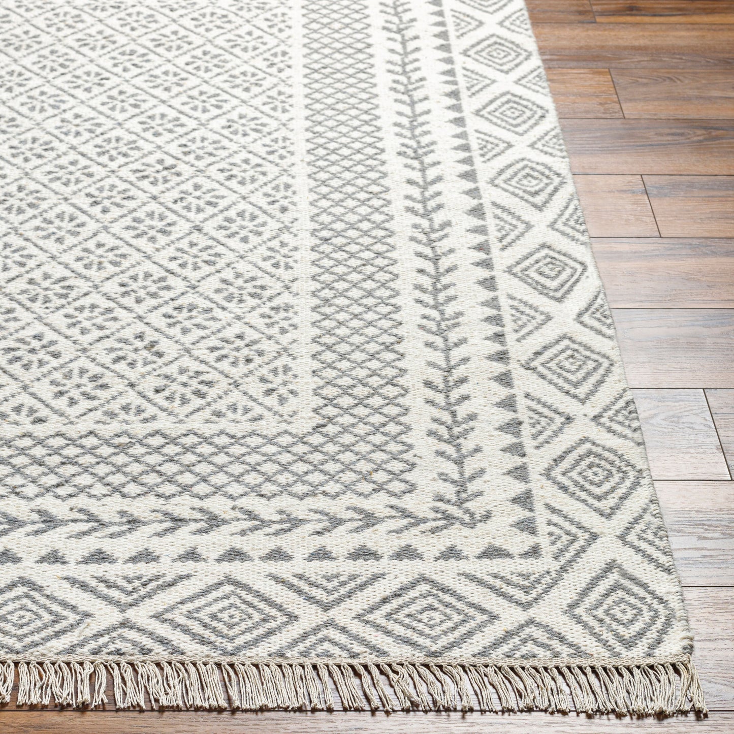 Mardin MDI-2317 2' x 3' Handmade Wool Accent Rug