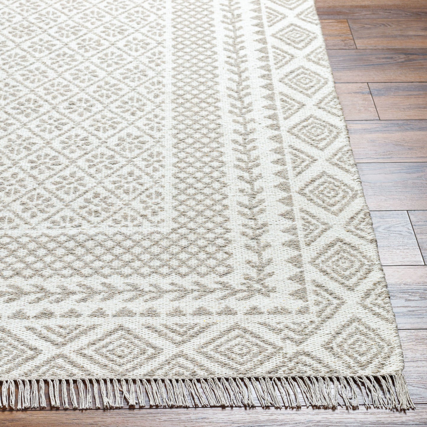 Mardin MDI-2318 2' x 3' Handmade Wool Accent Rug