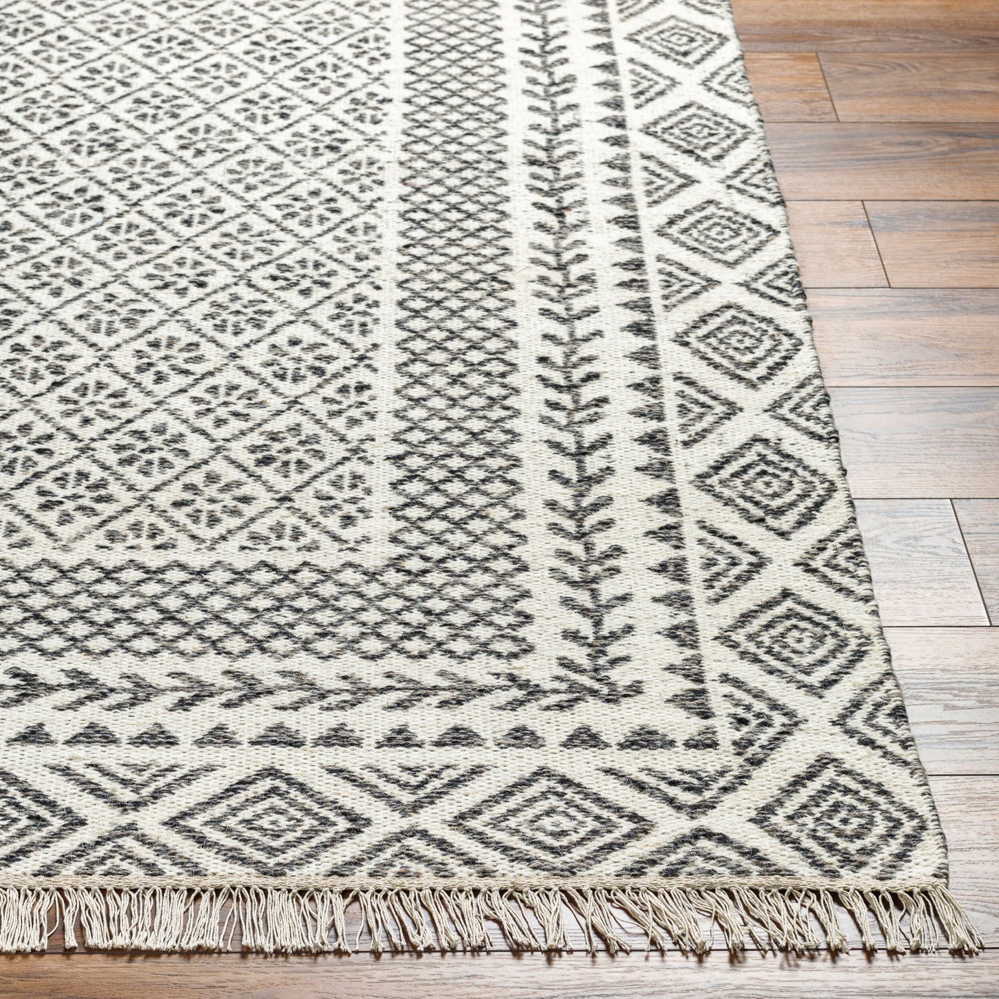 Mardin MDI-2319 2' x 3' Handmade Wool Accent Rug