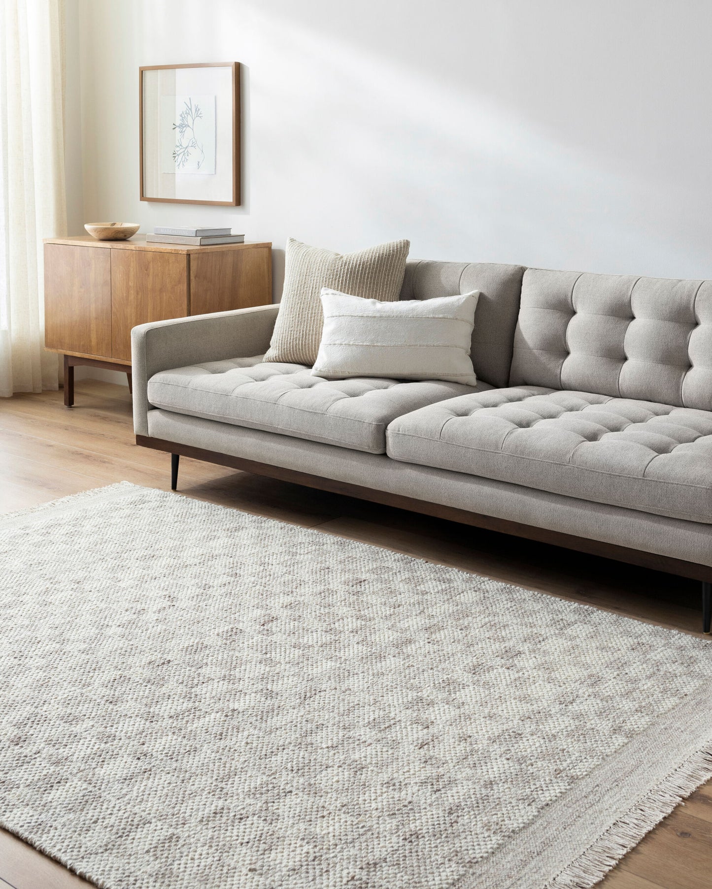 Mardin MDI-2342 2' x 3' Handmade Wool Accent Rug