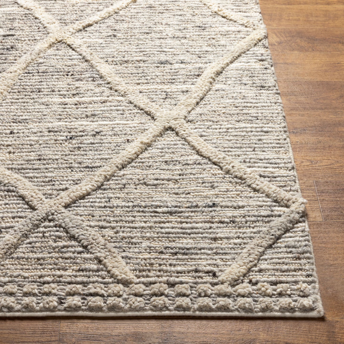 Manisa MNS-2302 2' x 3' Handmade Wool Accent Rug
