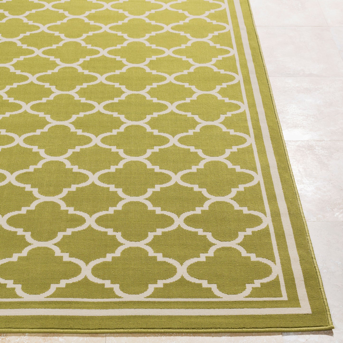 Marina MRN-3027 2' x 3' Machine Woven Indoor/Outdoor Accent Rug