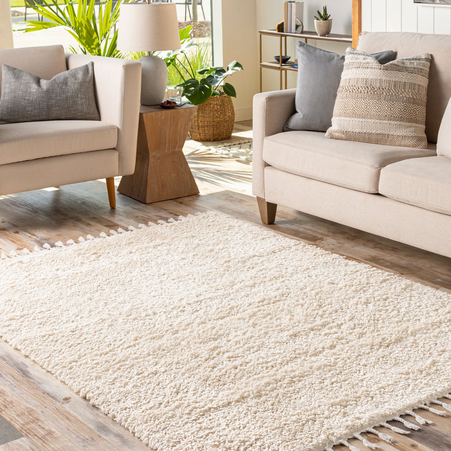 Merino MRO-2302 5' x 7' Machine Woven Area Rug