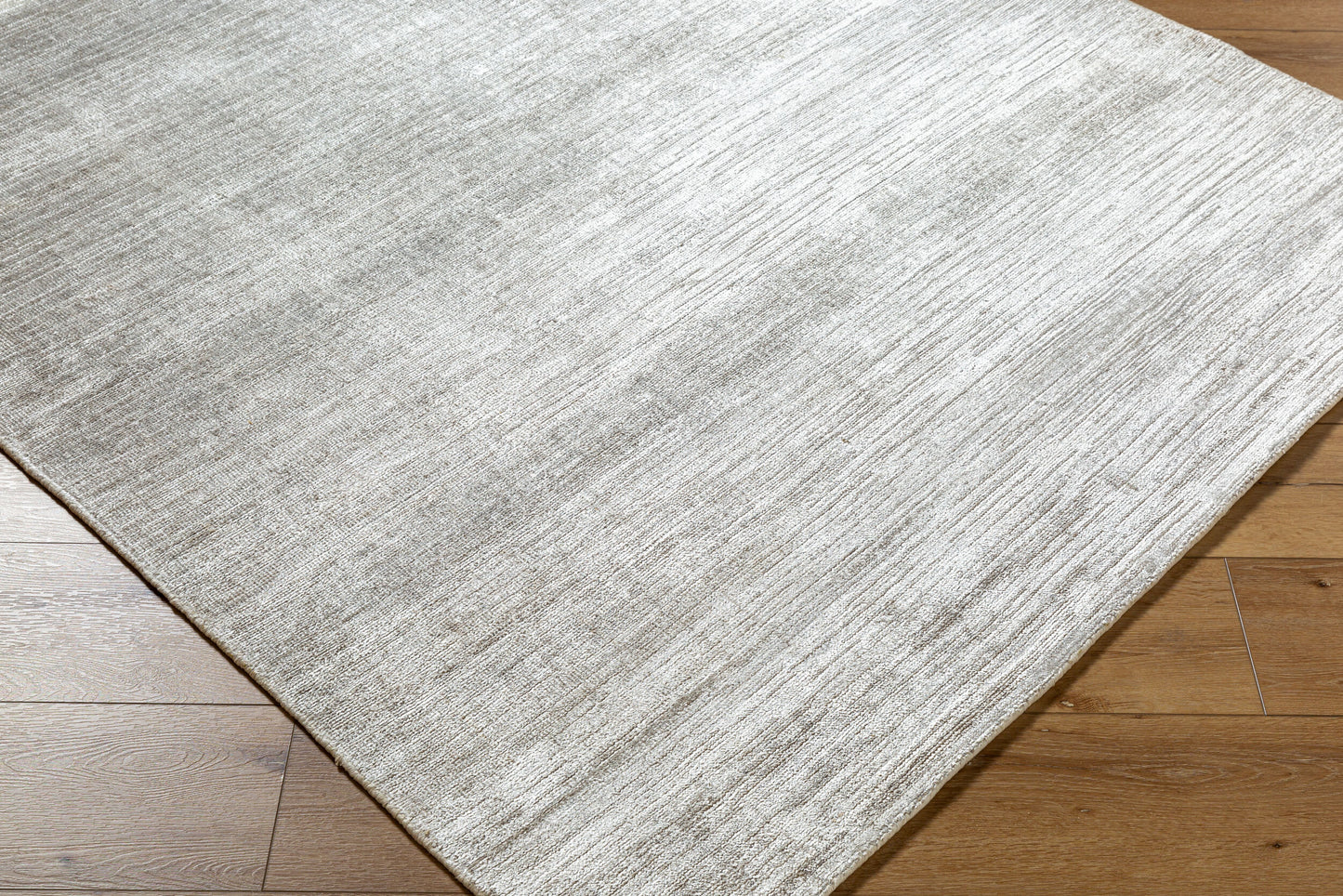 Malta MTA-2303 2' x 3' Handmade Faux Silk Accent Rug
