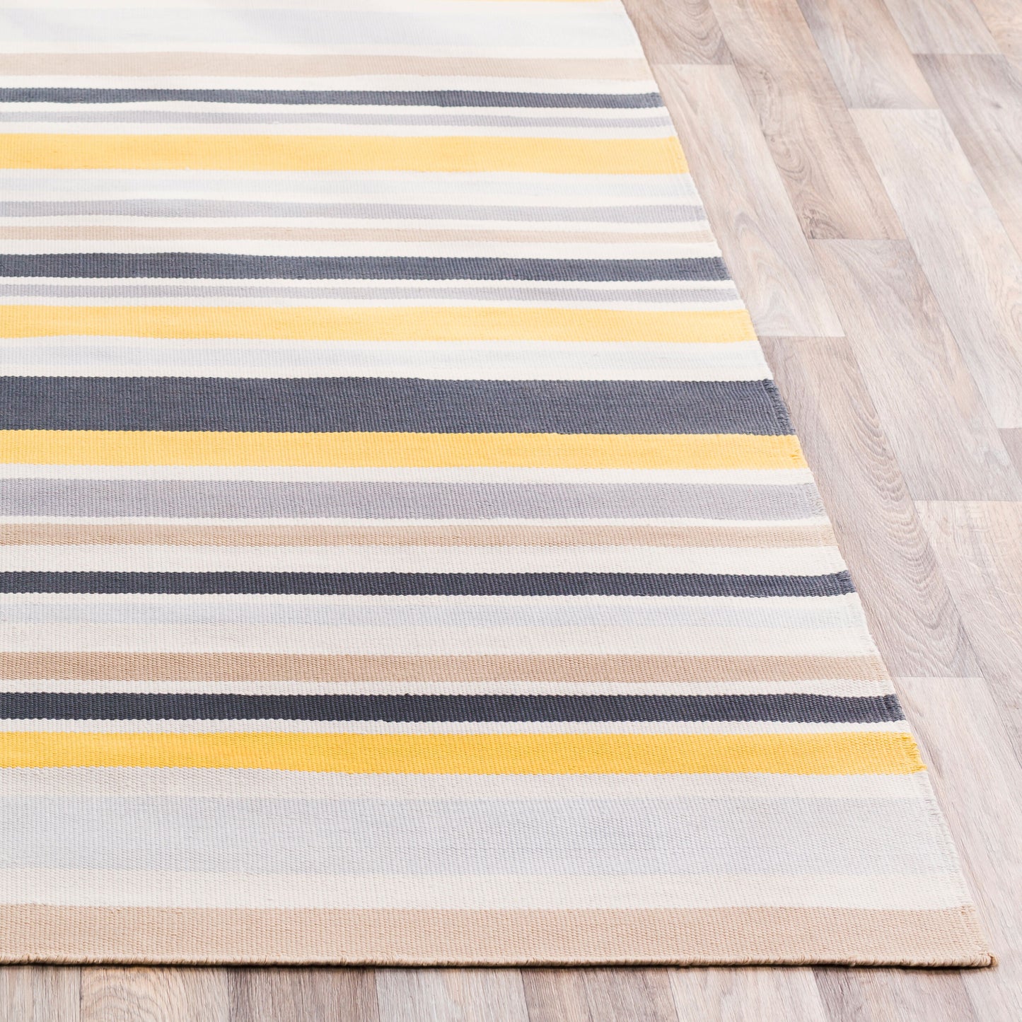 Maritime MTM-1014 2' x 3' Handmade Indoor/Outdoor Accent Rug