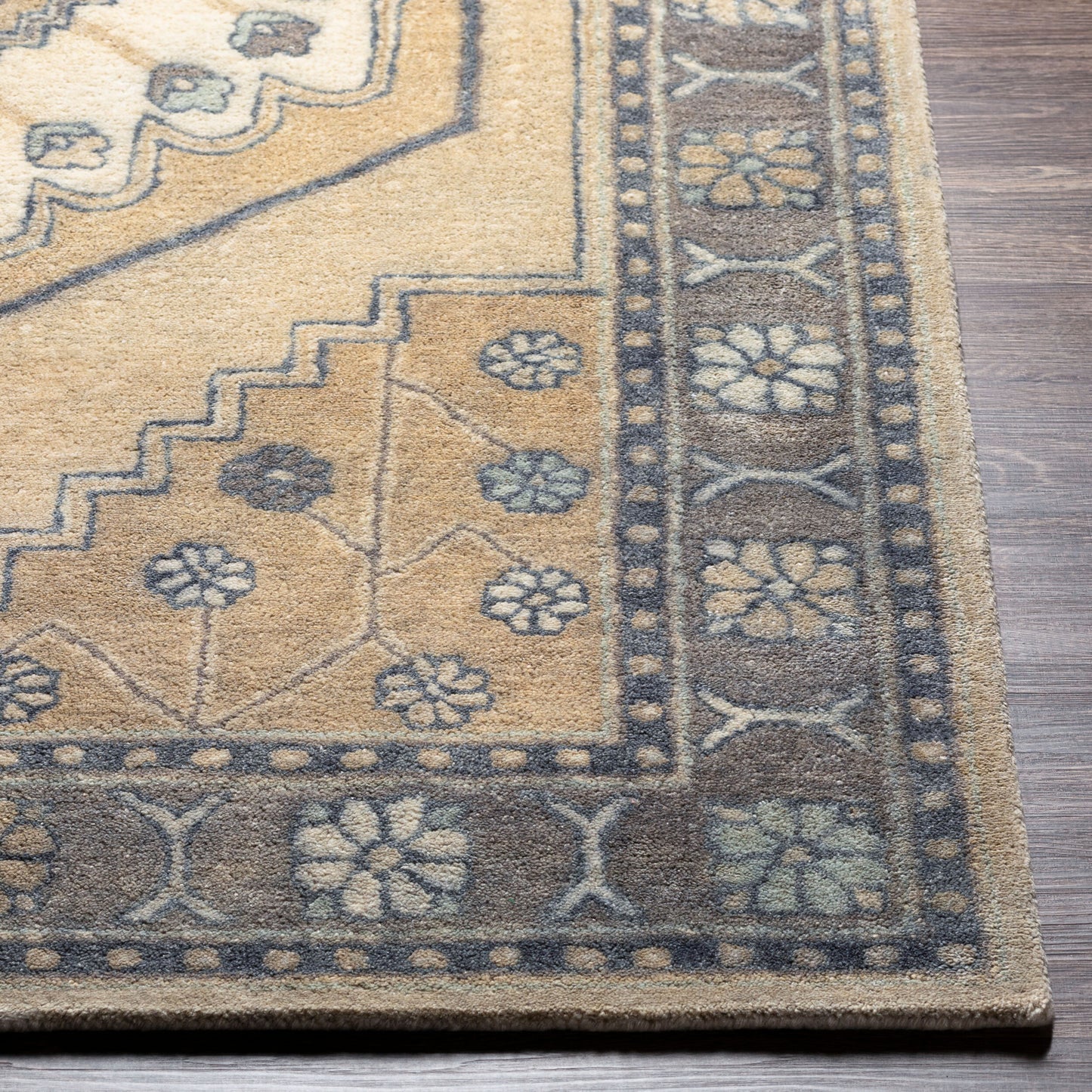 Malatya MTY-2300 2' x 3' Handmade Accent Rug