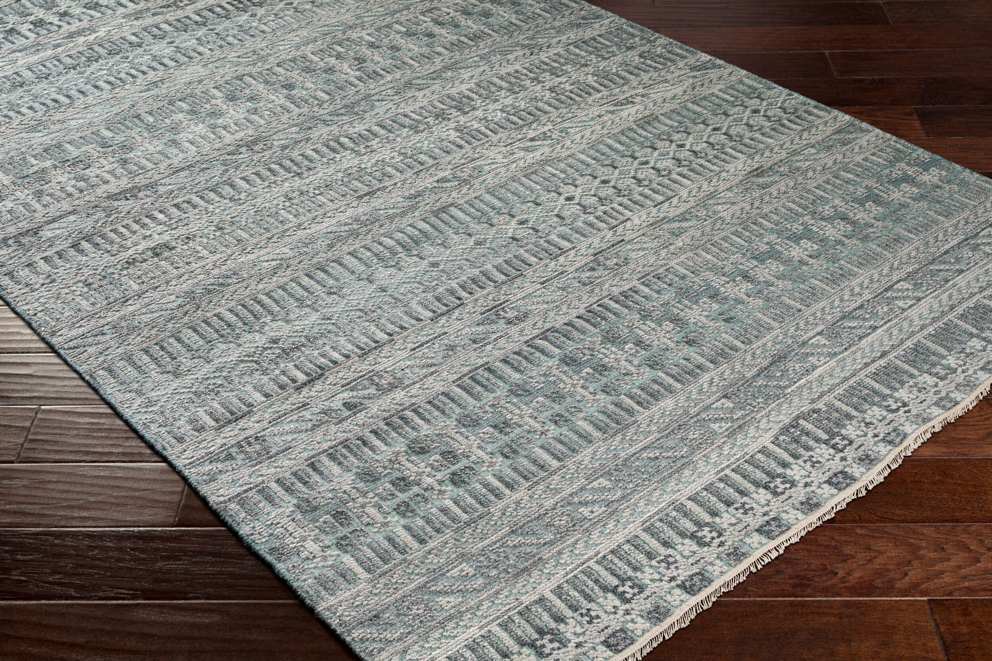 Nobility NBI-2306 2' x 3' Handmade Accent Rug
