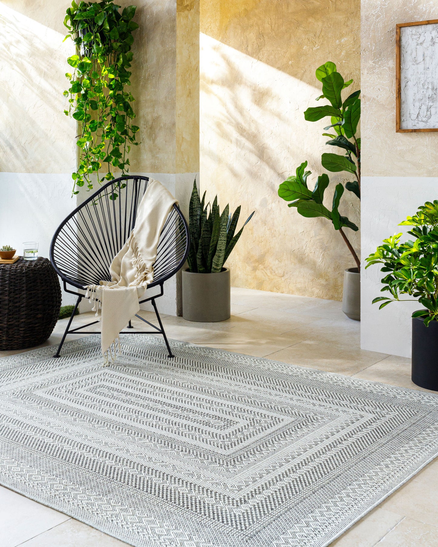 Pismo Beach PMB-2316 8ft Round Machine Woven Indoor/Outdoor Area Rug