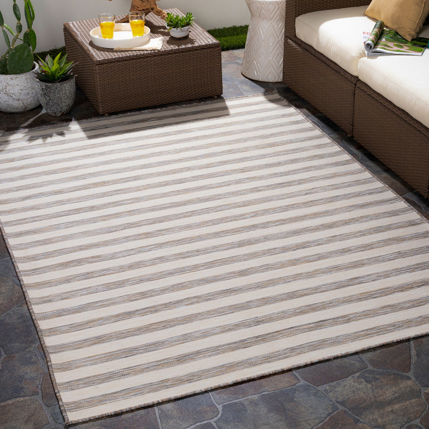 Pasadena PSA-2381 8' x 10' Machine Woven Indoor/Outdoor Area Rug