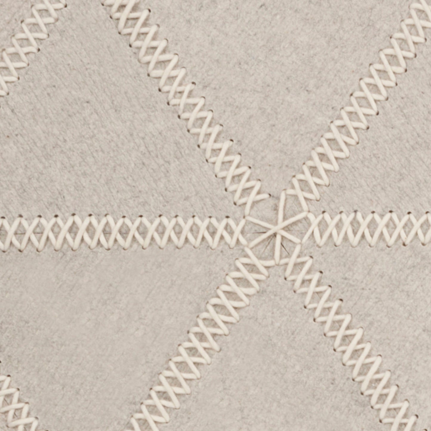 Patch PTC-4001 2' x 3' Handmade Wool Accent Rug
