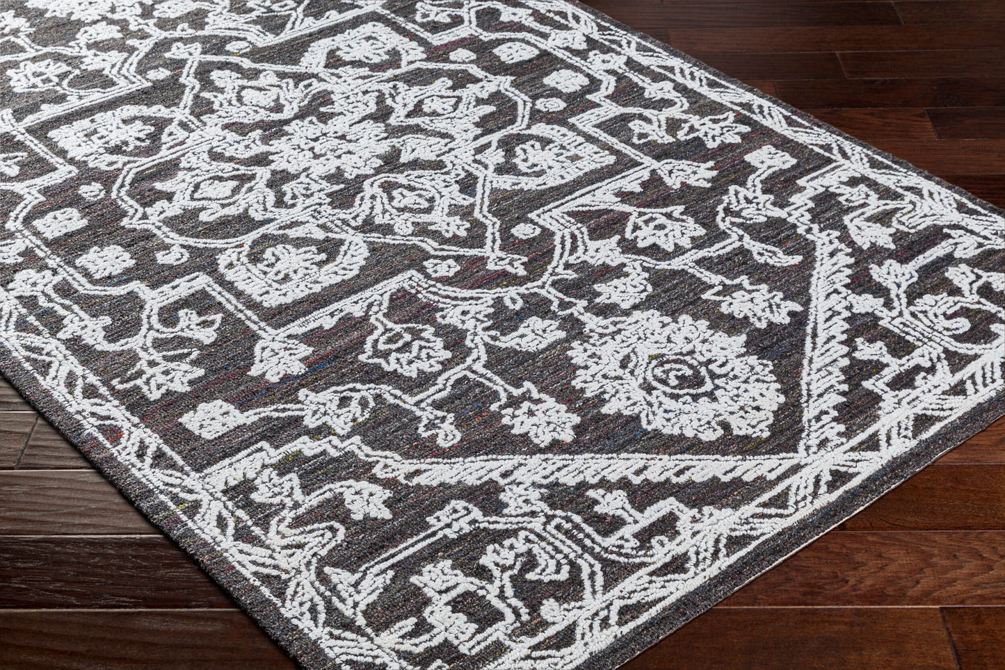 Piazza PZZ-2302 2' x 3' Handmade Recyled Accent Rug