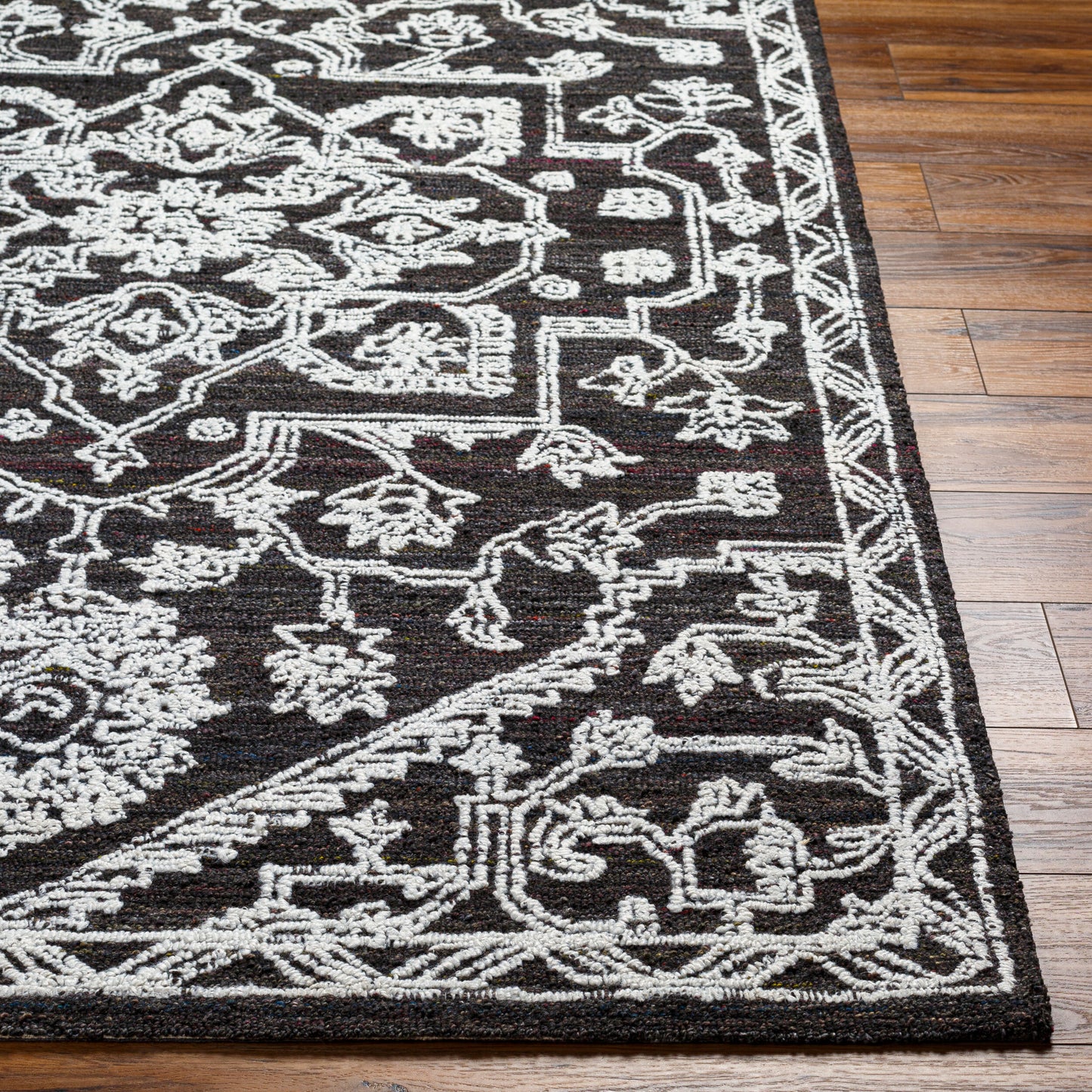 Piazza PZZ-2302 2' x 3' Handmade Recyled Accent Rug