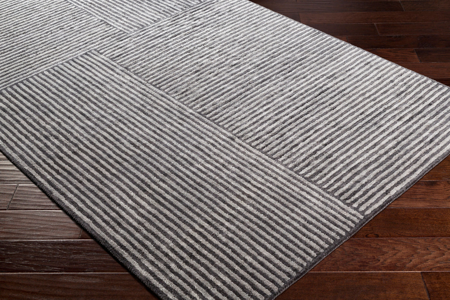 Quartz QTZ-5038 2' x 3' Handmade Faux Silk Accent Rug