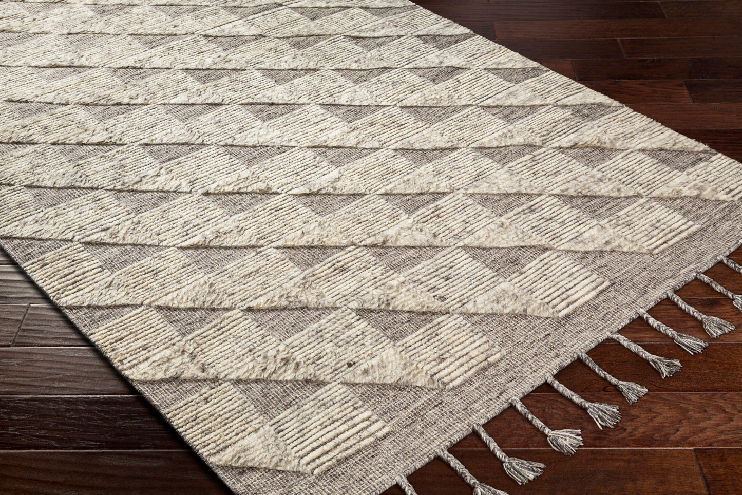 Sahara SAH-2300 2' x 3' Handmade Wool Accent Rug