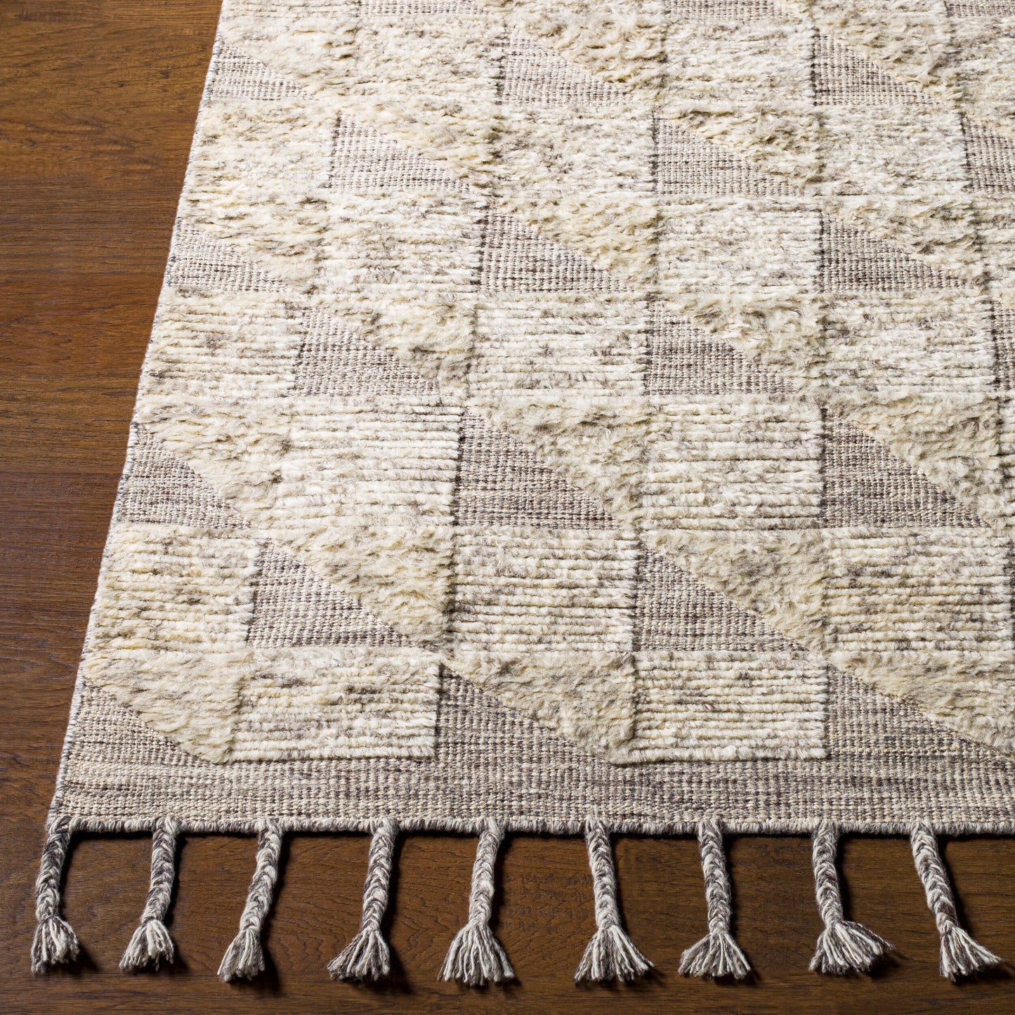 Sahara SAH-2300 2' x 3' Handmade Wool Accent Rug