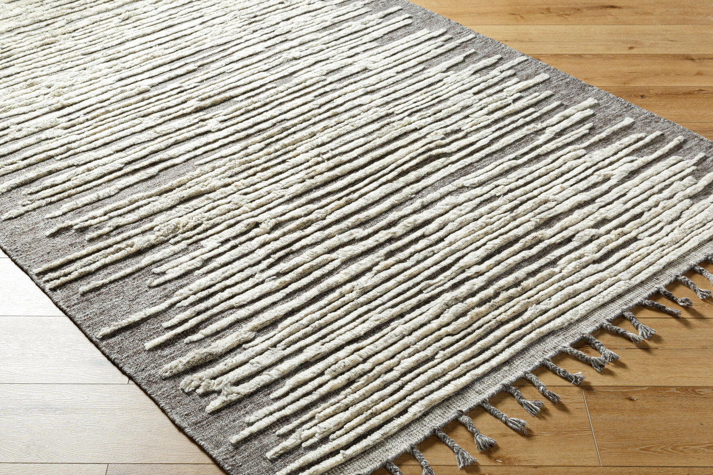 Sahara SAH-2301 2' x 3' Handmade Wool Accent Rug