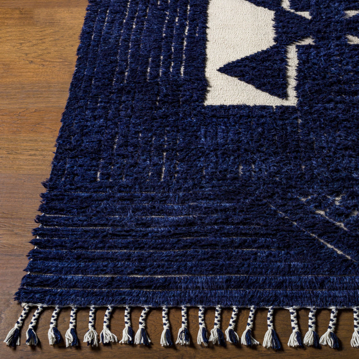 Sahara SAH-2303 2' x 3' Handmade Wool Accent Rug