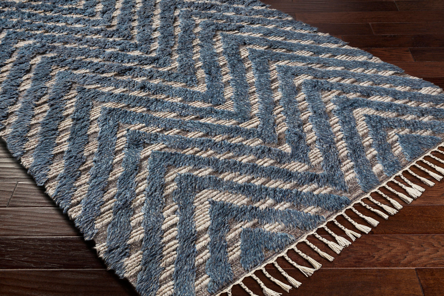 Sahara SAH-2304 2' x 3' Handmade Wool Accent Rug