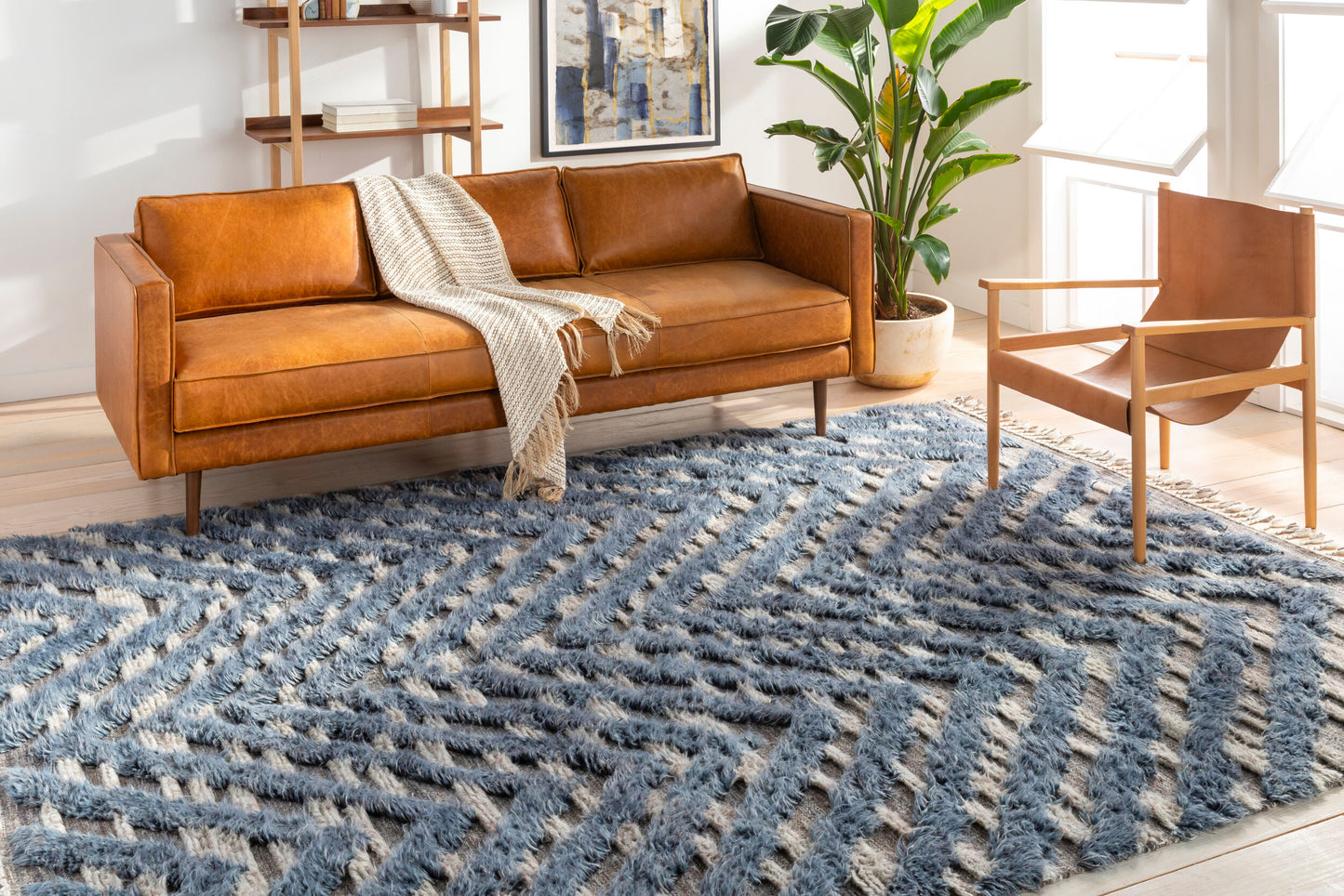 Sahara SAH-2304 2' x 3' Handmade Wool Accent Rug