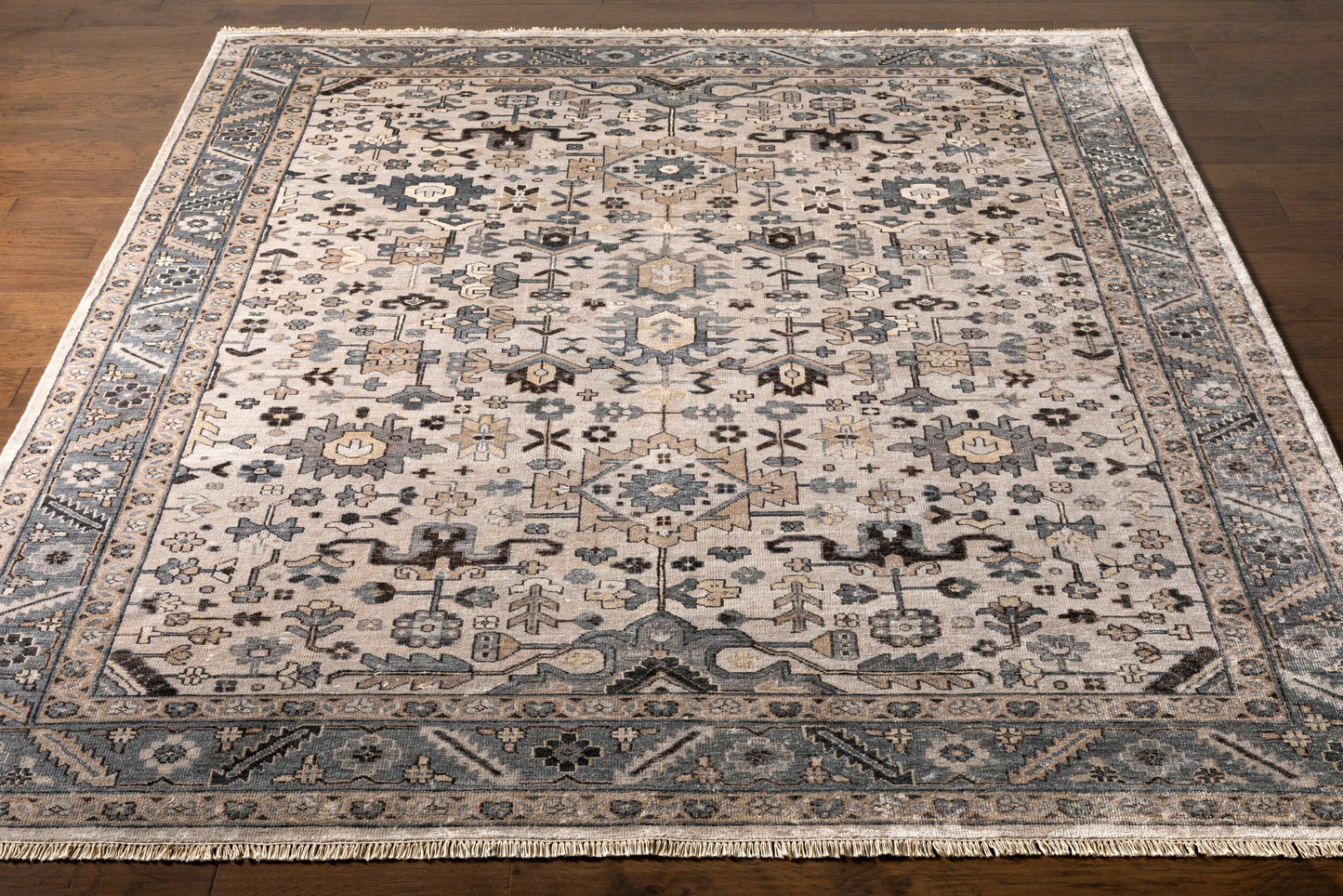 Sabine SBN-1001 2' x 3' Handmade Faux Silk Accent Rug