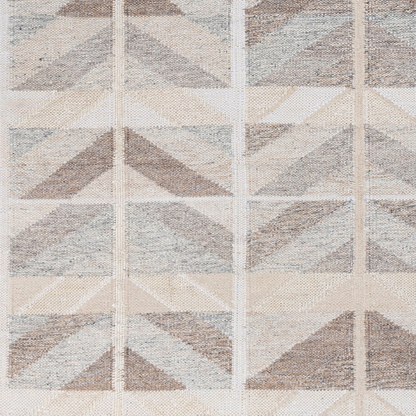 Scandi SCD-2300 2' x 3' Handmade Accent Rug