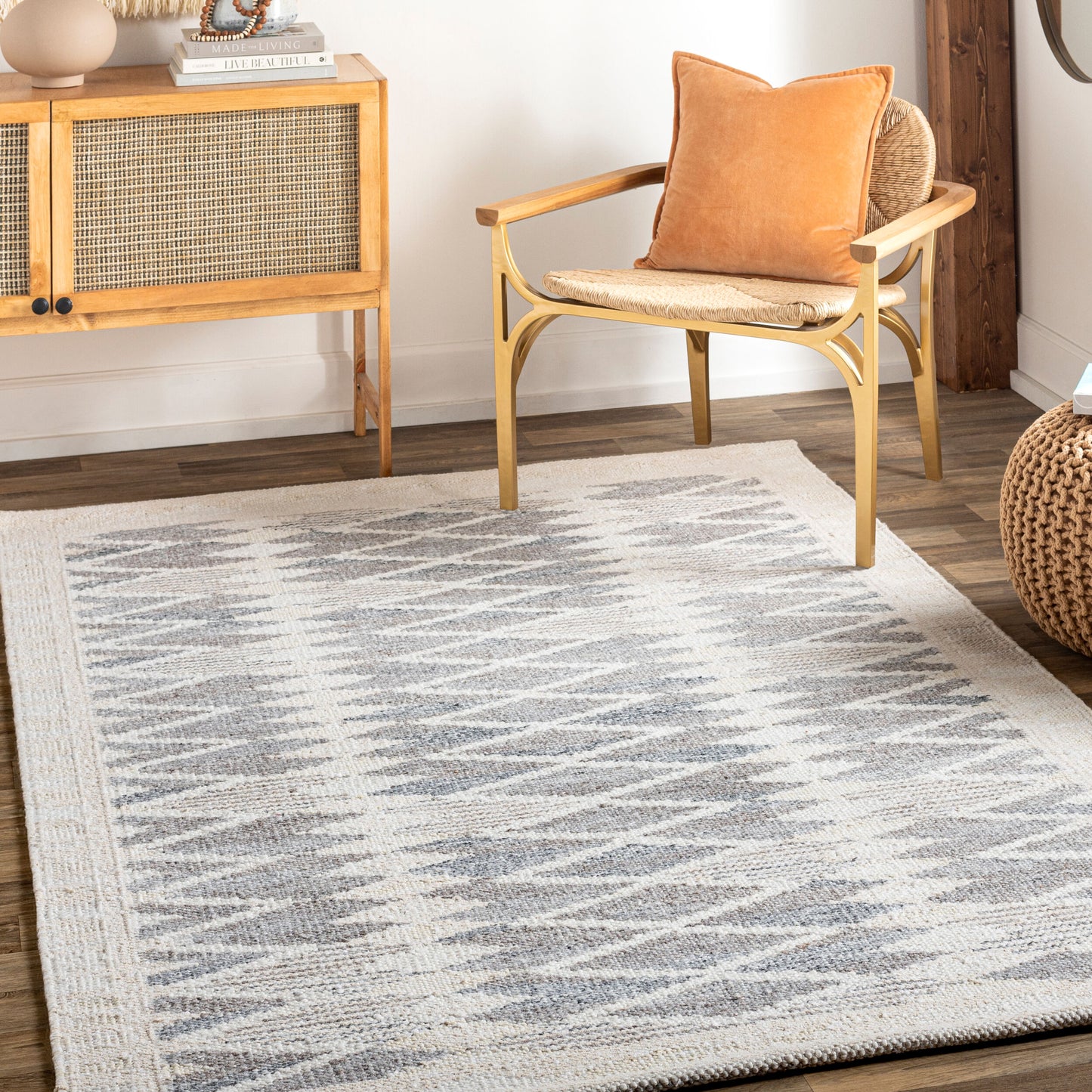Scandi SCD-2303 2' x 3' Handmade Accent Rug