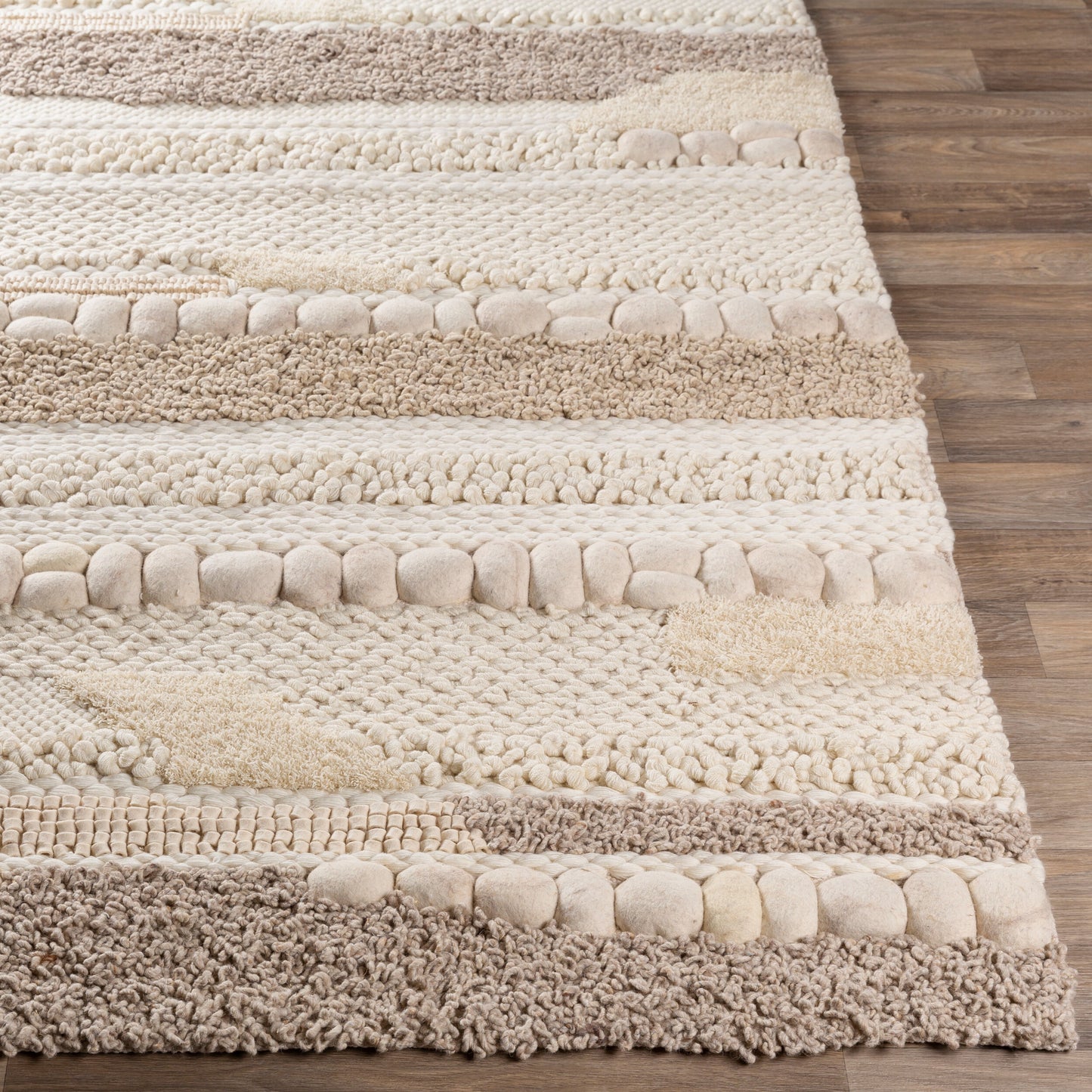 Summit II SIT-1000 2' x 3' Handmade Wool Accent Rug