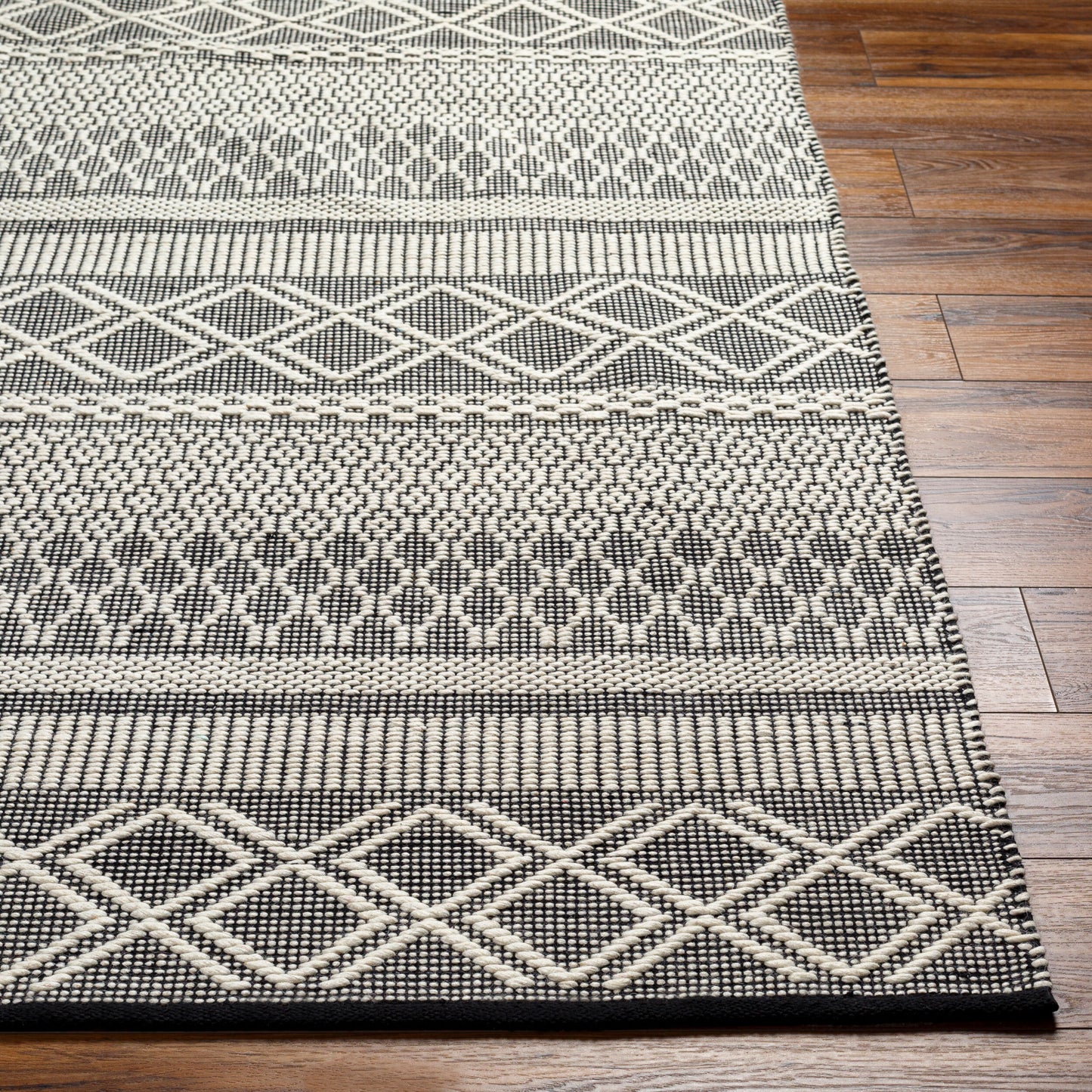San Jose SJO-2300 2' x 3' Handmade Accent Rug