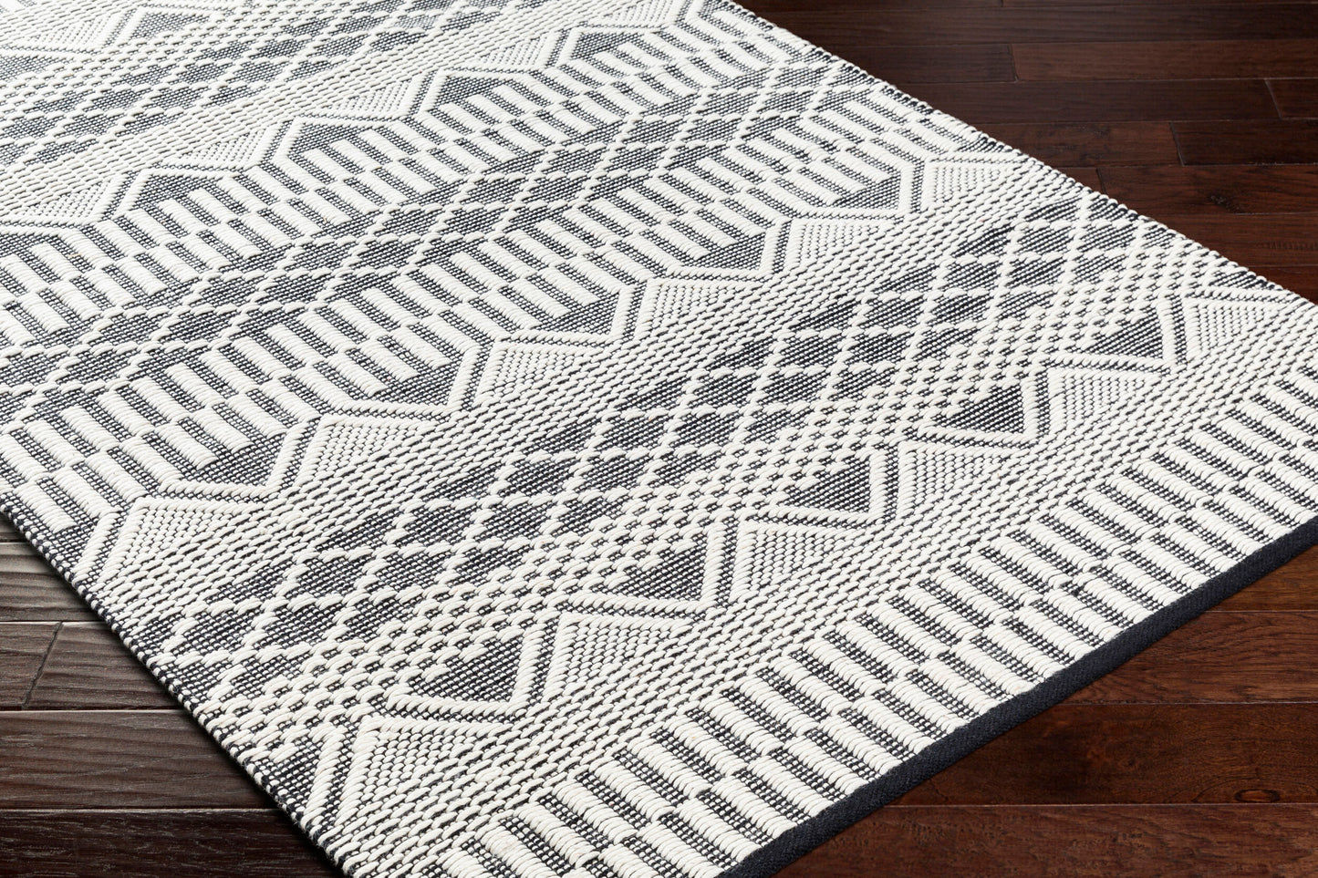San Jose SJO-2302 2' x 3' Handmade Accent Rug