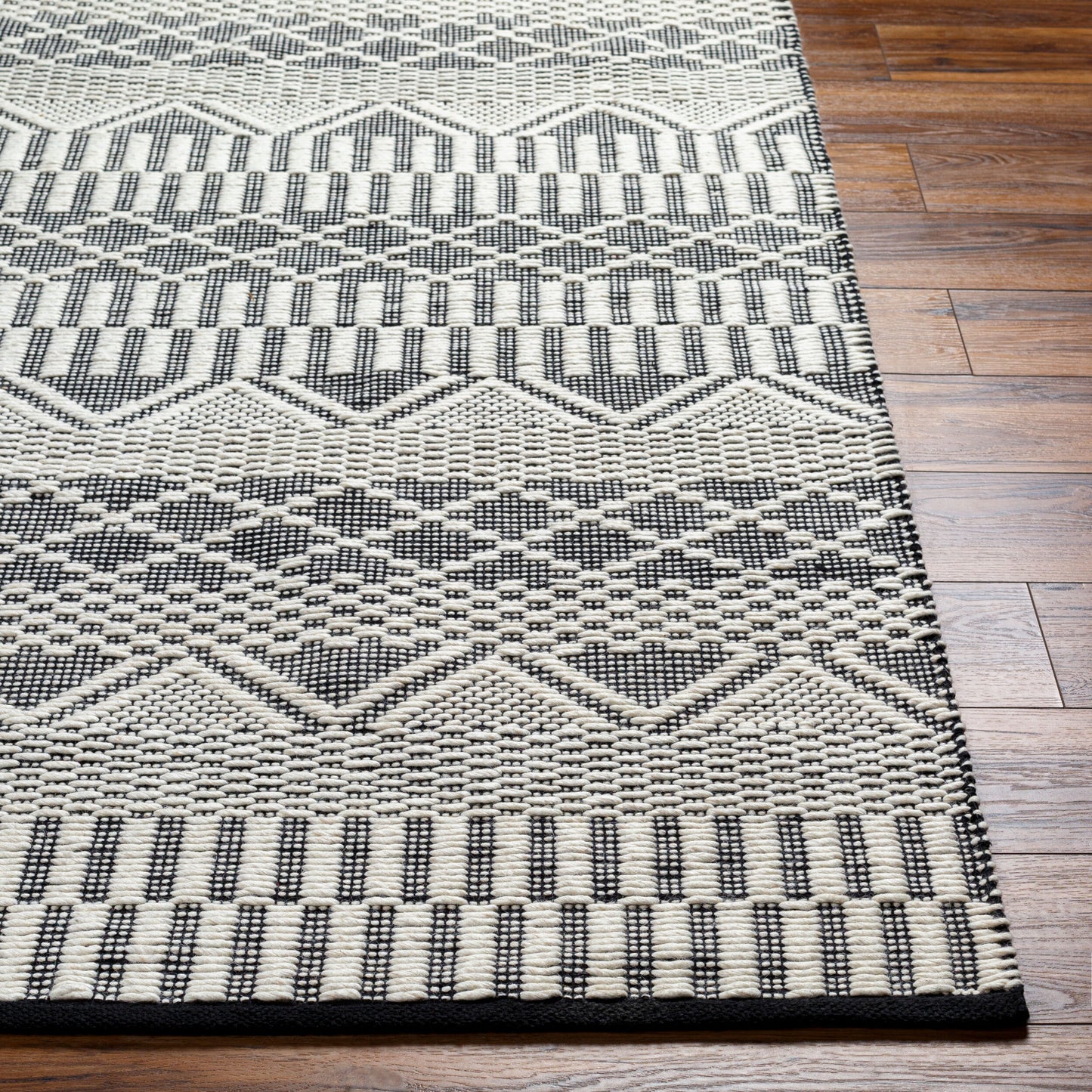 San Jose SJO-2302 2' x 3' Handmade Accent Rug