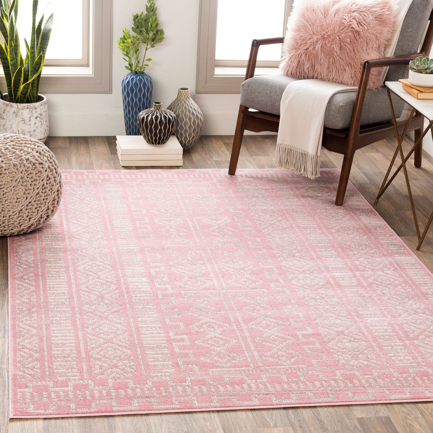Ustad UST-2308 2' x 3' Machine Woven Accent Rug
