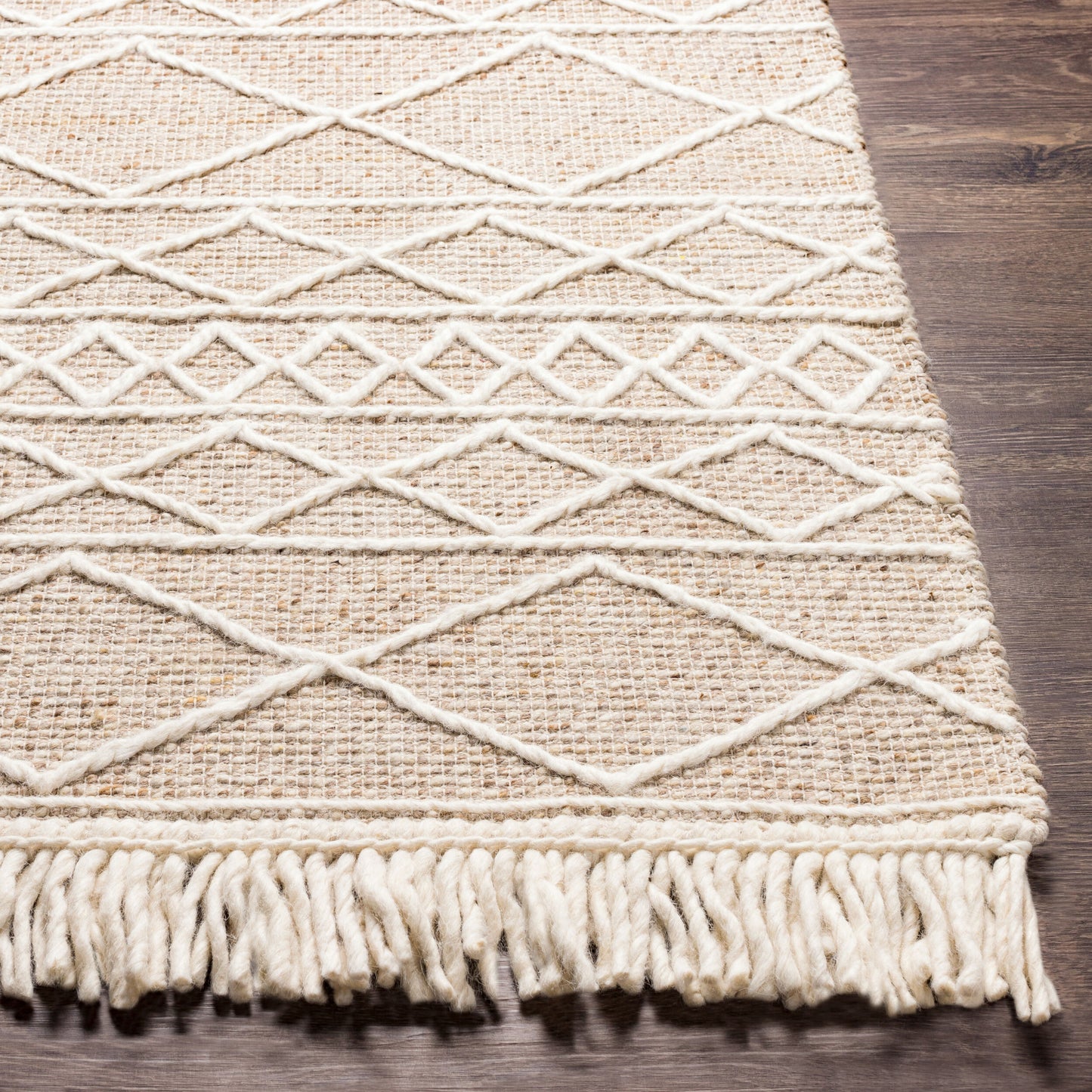 Uttar UTT-2304 2' x 3' Handmade Accent Rug