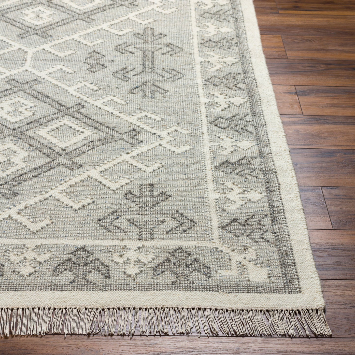 Valerie VLA-2305 5' x 7' Handmade Wool Area Rug