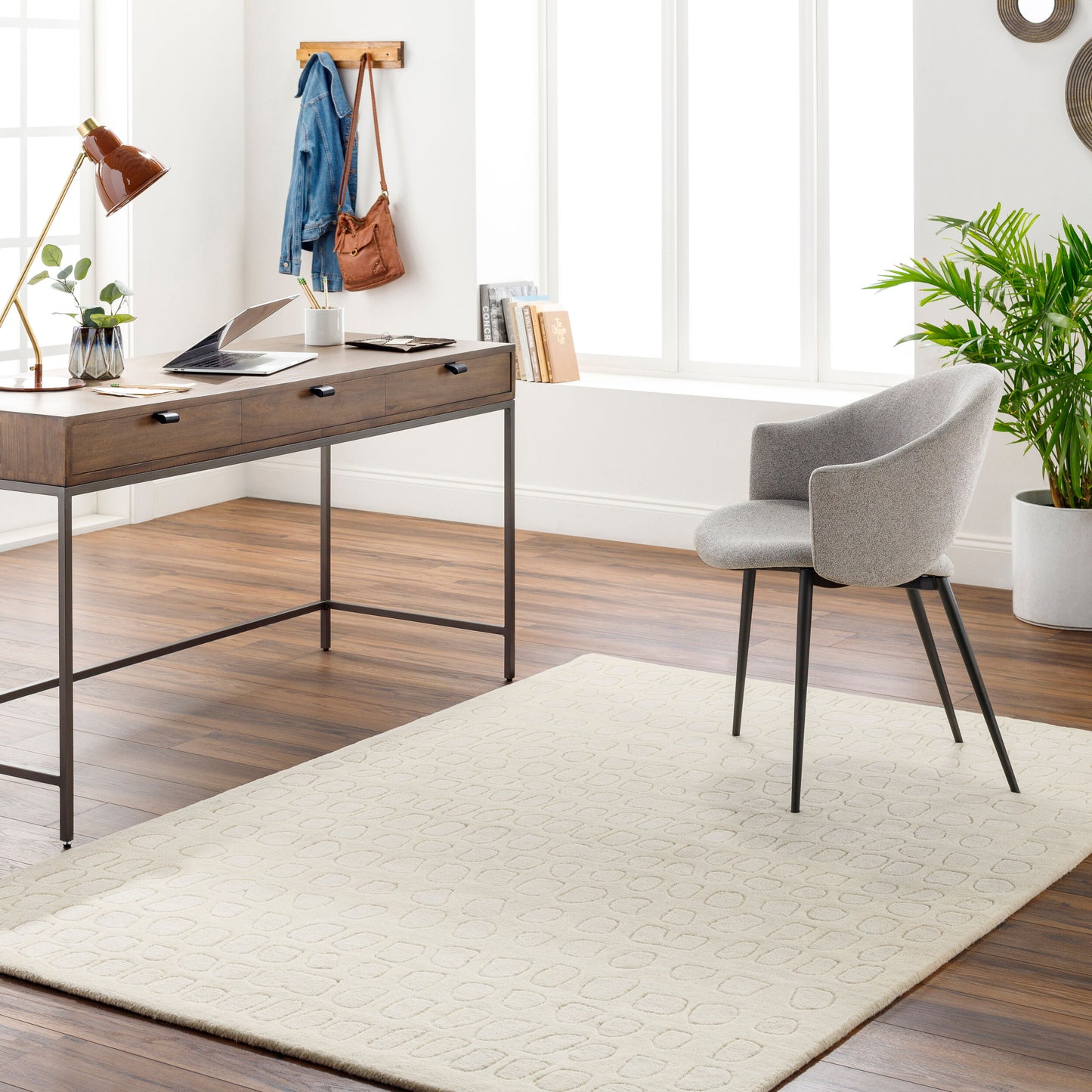 Vilnius VNS-2304 2' x 3' Handmade Accent Rug