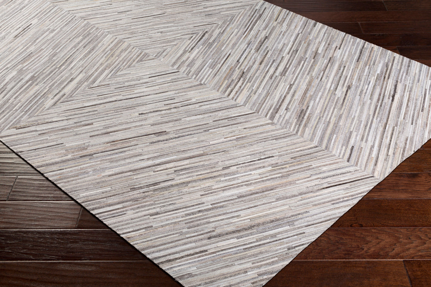 Zander ZND-1003 2' x 3' Handmade Accent Rug