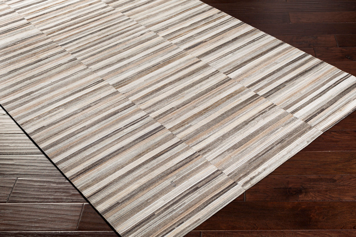 Zander ZND-1008 2' x 3' Handmade Accent Rug