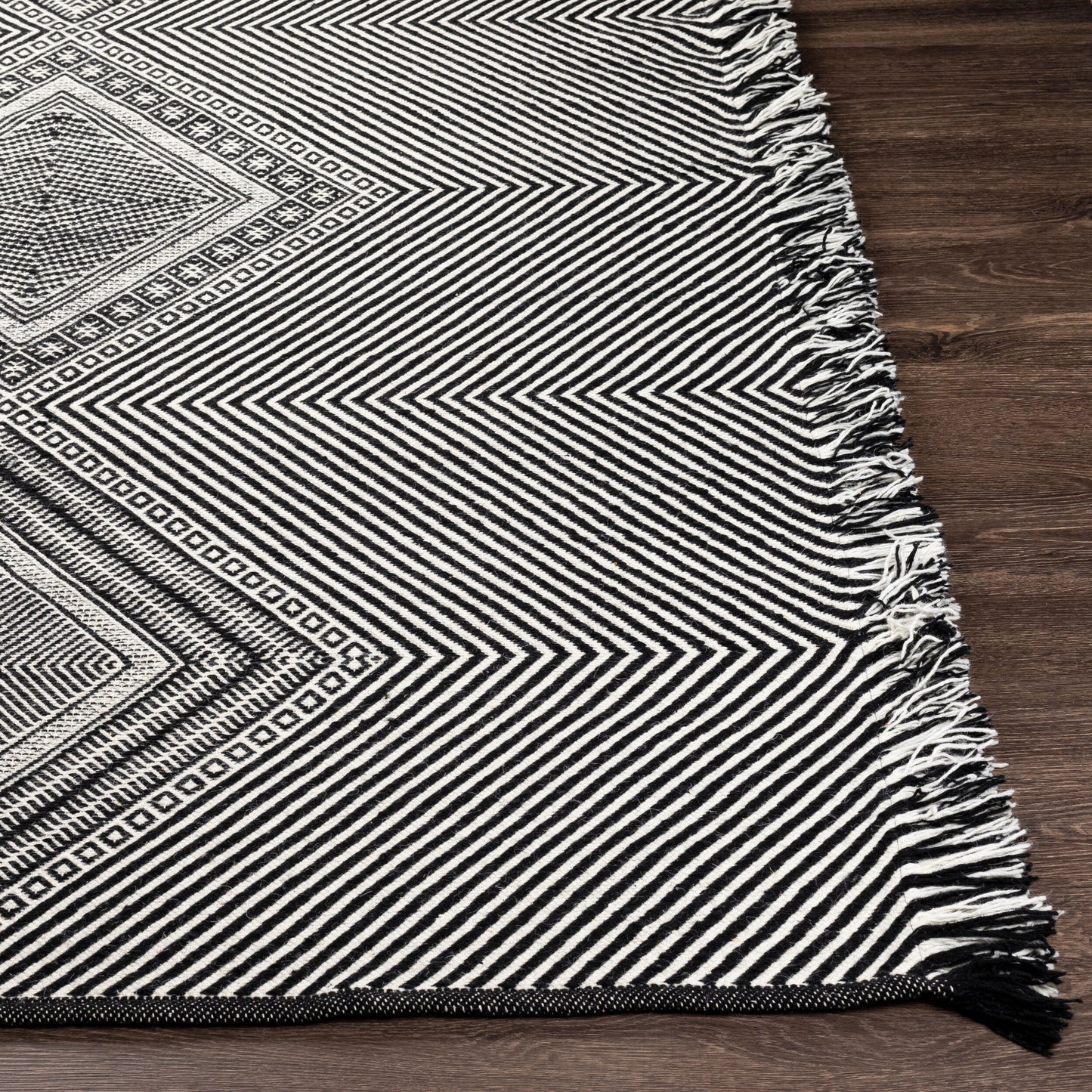 Zanafi ZNF-2302 6' x 9' Handmade Wool Area Rug