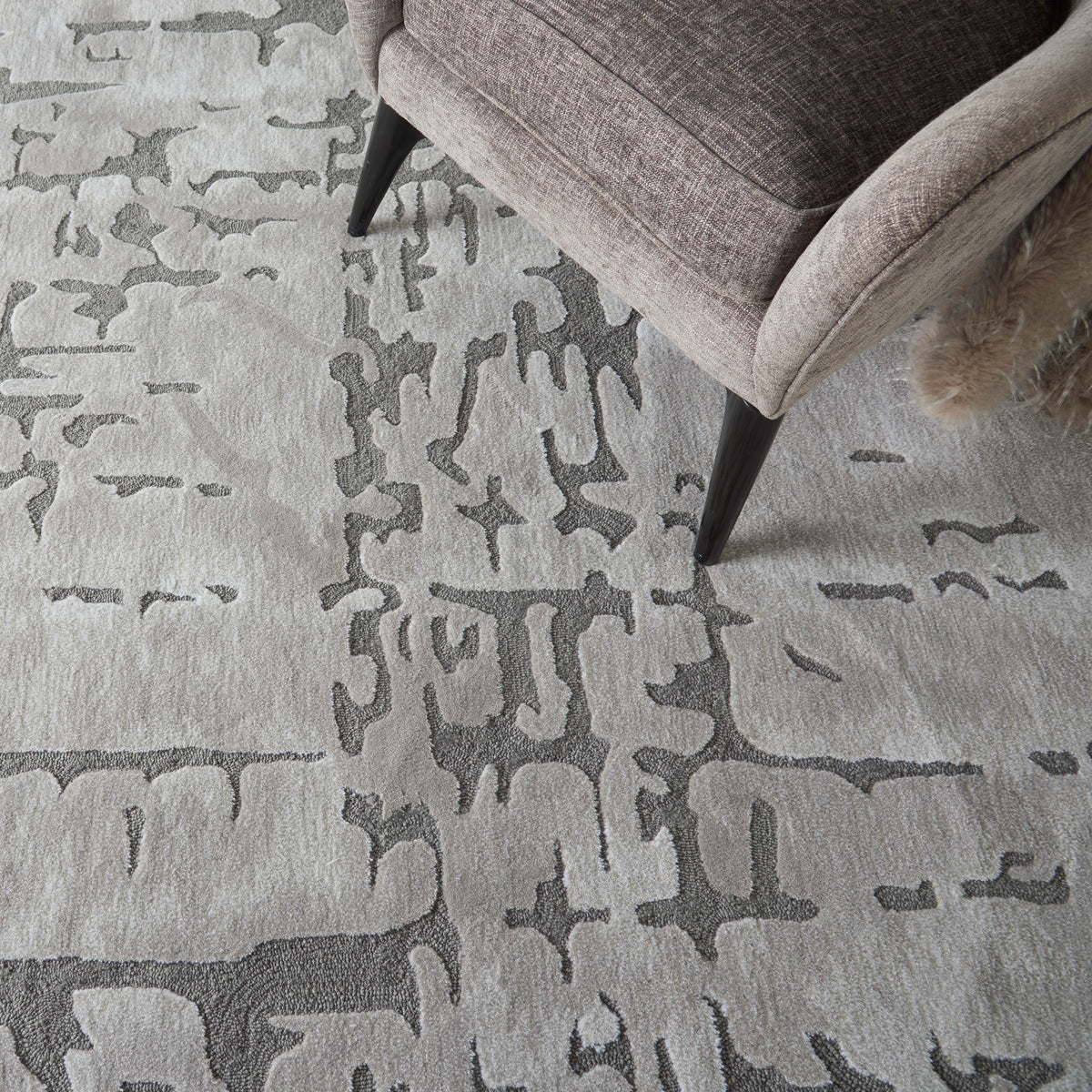 Symmetry SMM03 Ivory/Taupe Tufted Rug