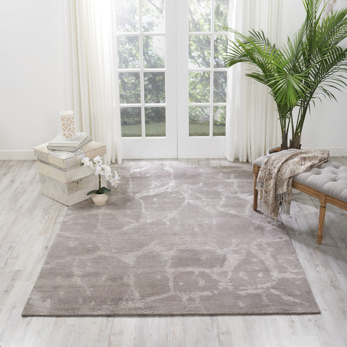 Silk Shadows SHA02 Silver Knotted Rug