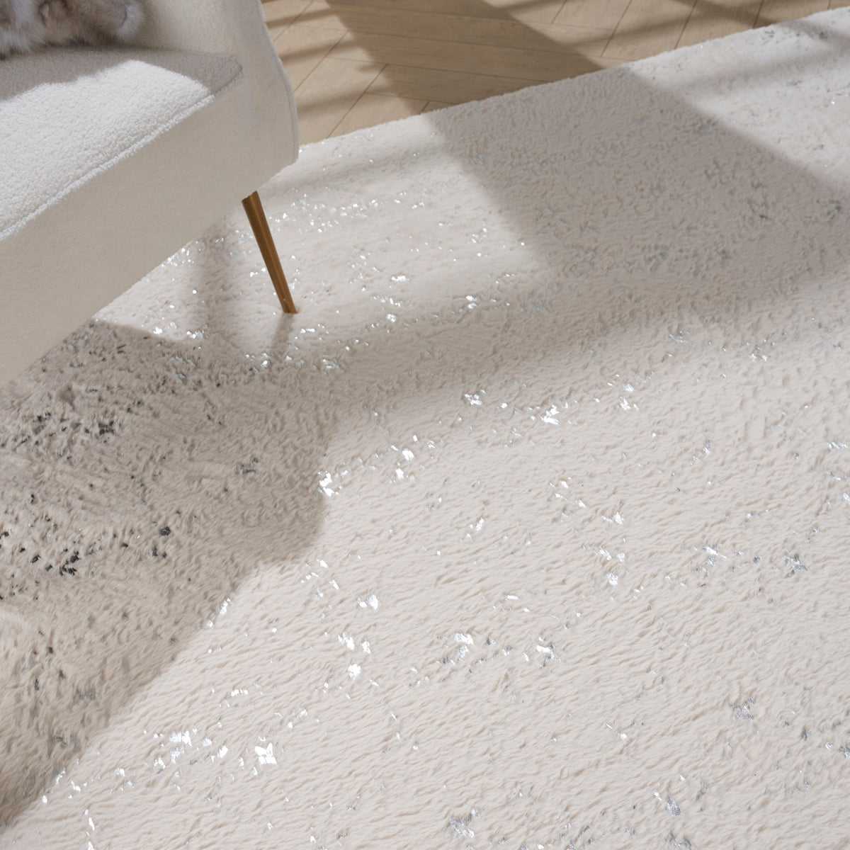 Cozy Shimmer CSH01 Ivory Silver Hand Tufted Rug
