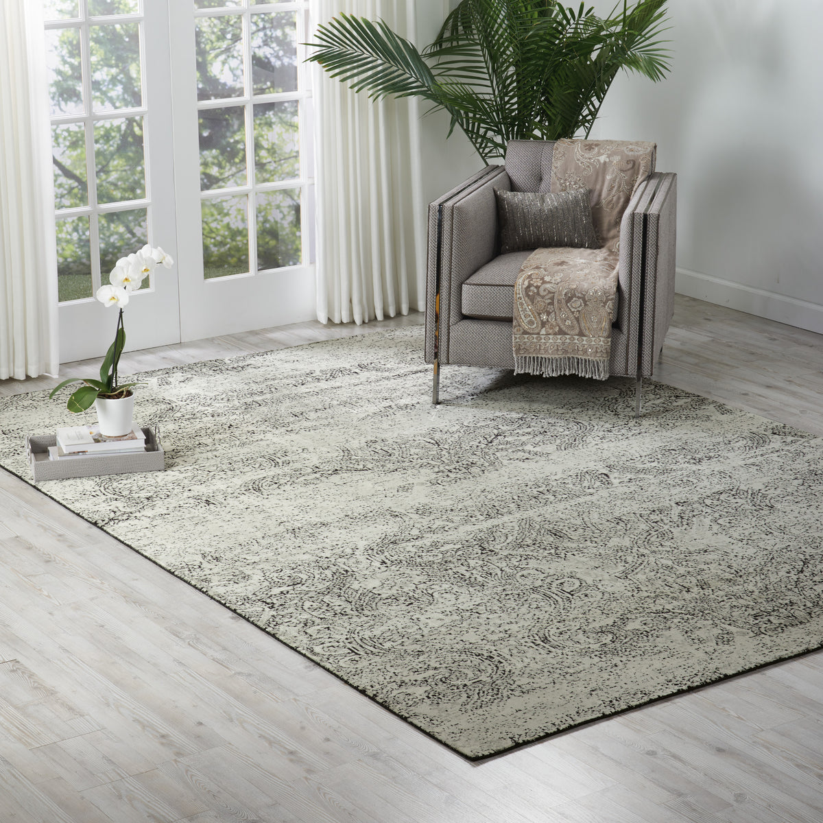 Luminance LUM11 Ivory Black Loomed Rug