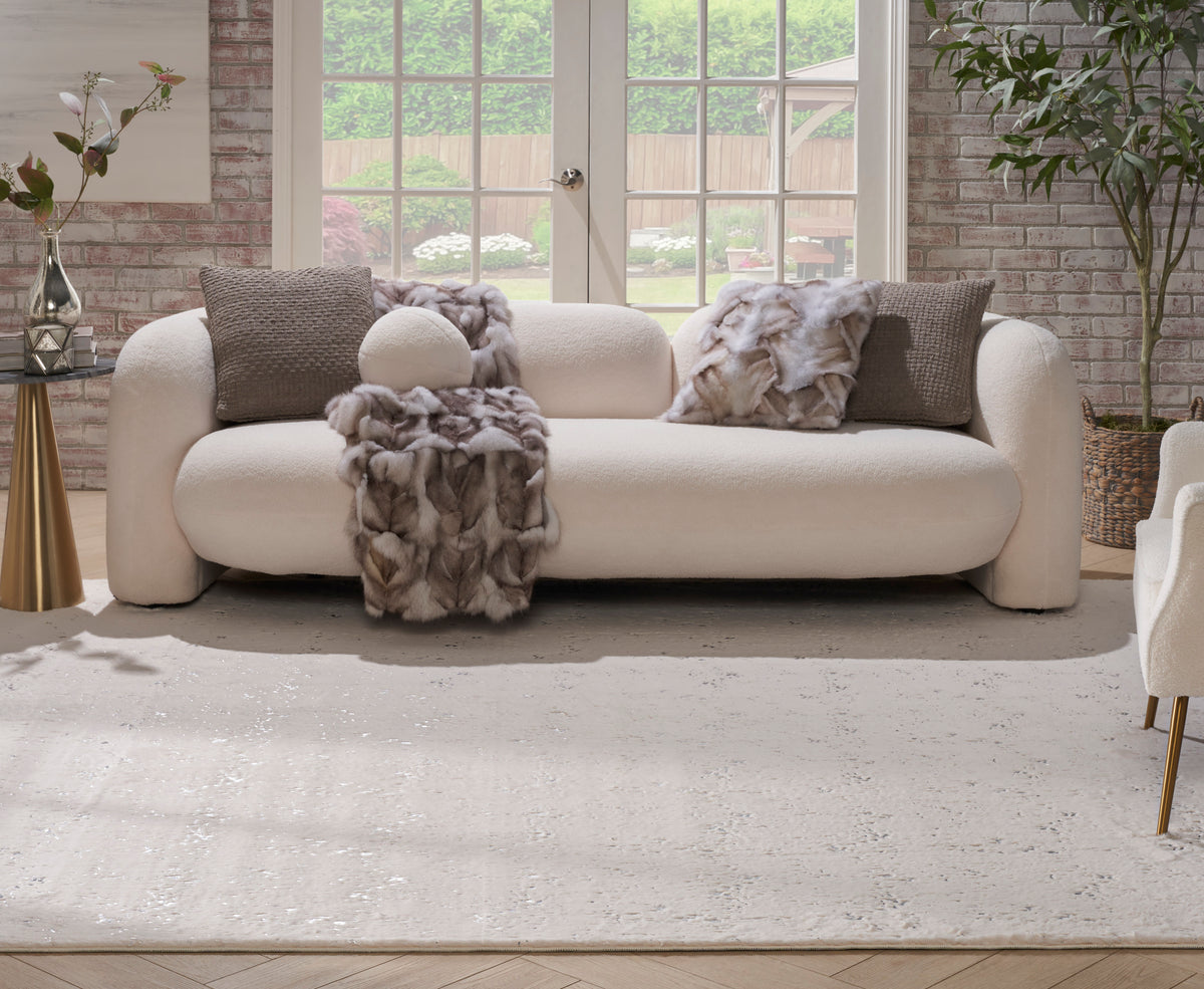 Cozy Shimmer CSH01 Ivory Silver Hand Tufted Rug
