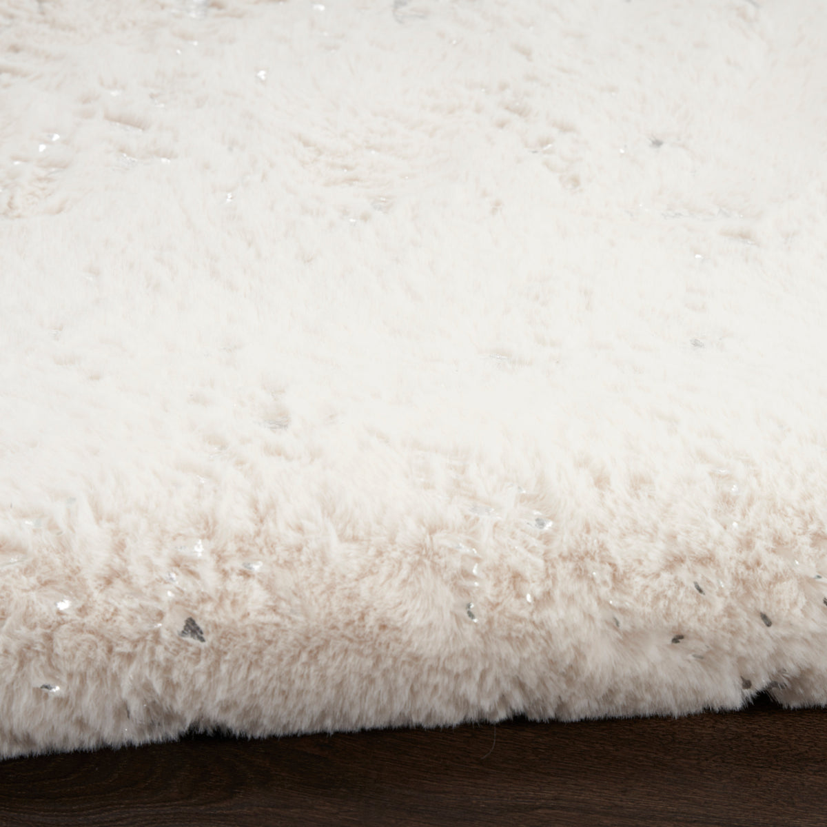 Cozy Shimmer CSH01 Ivory Silver Hand Tufted Rug