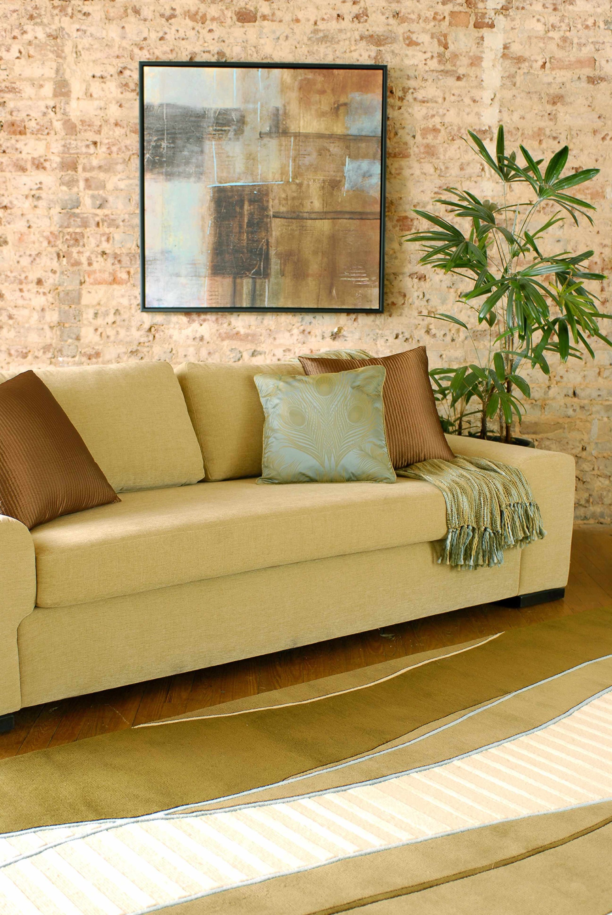 Mugal IN-8072 Hand Knotted Rug