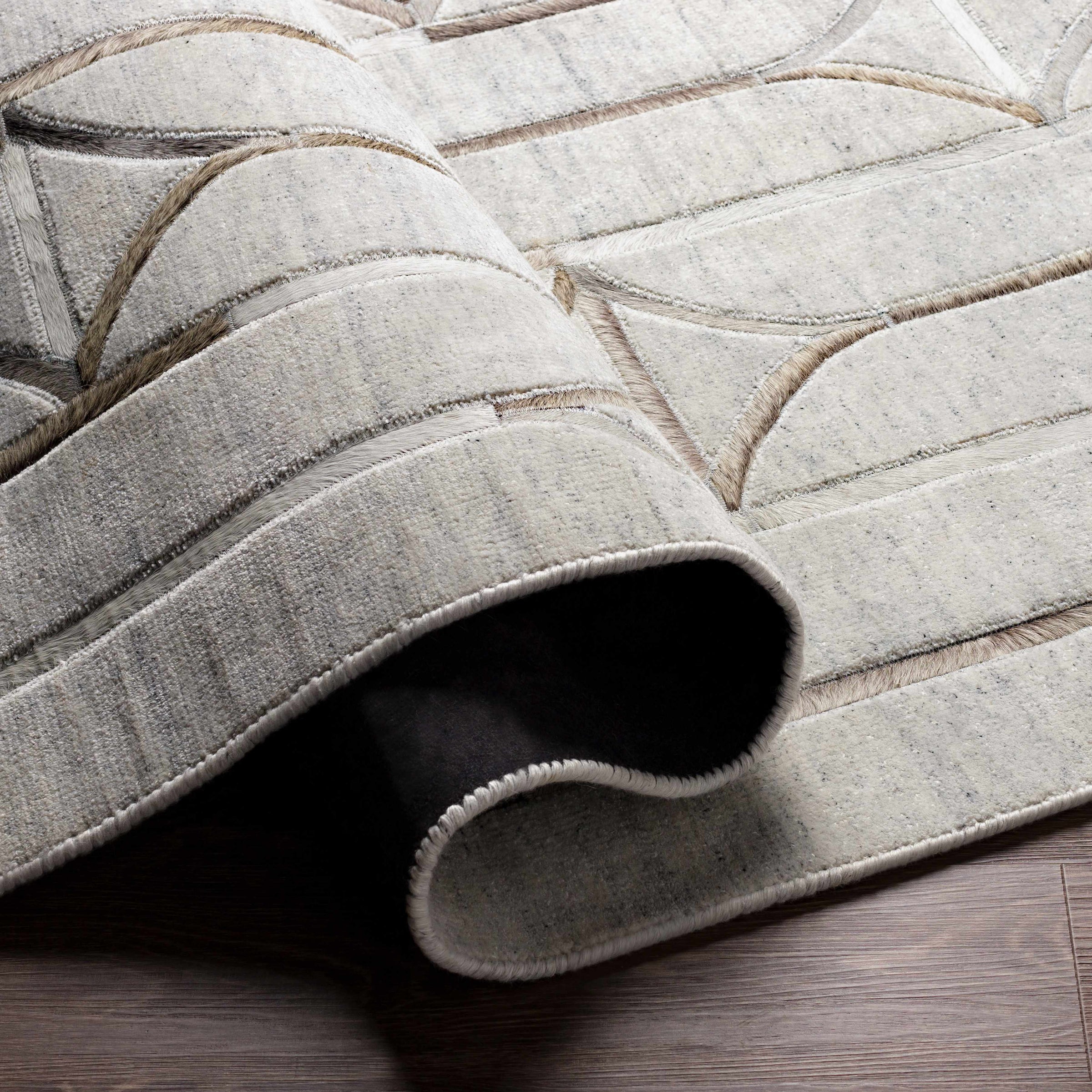 Eloquent ELQ-2304 Hand Crafted Rug