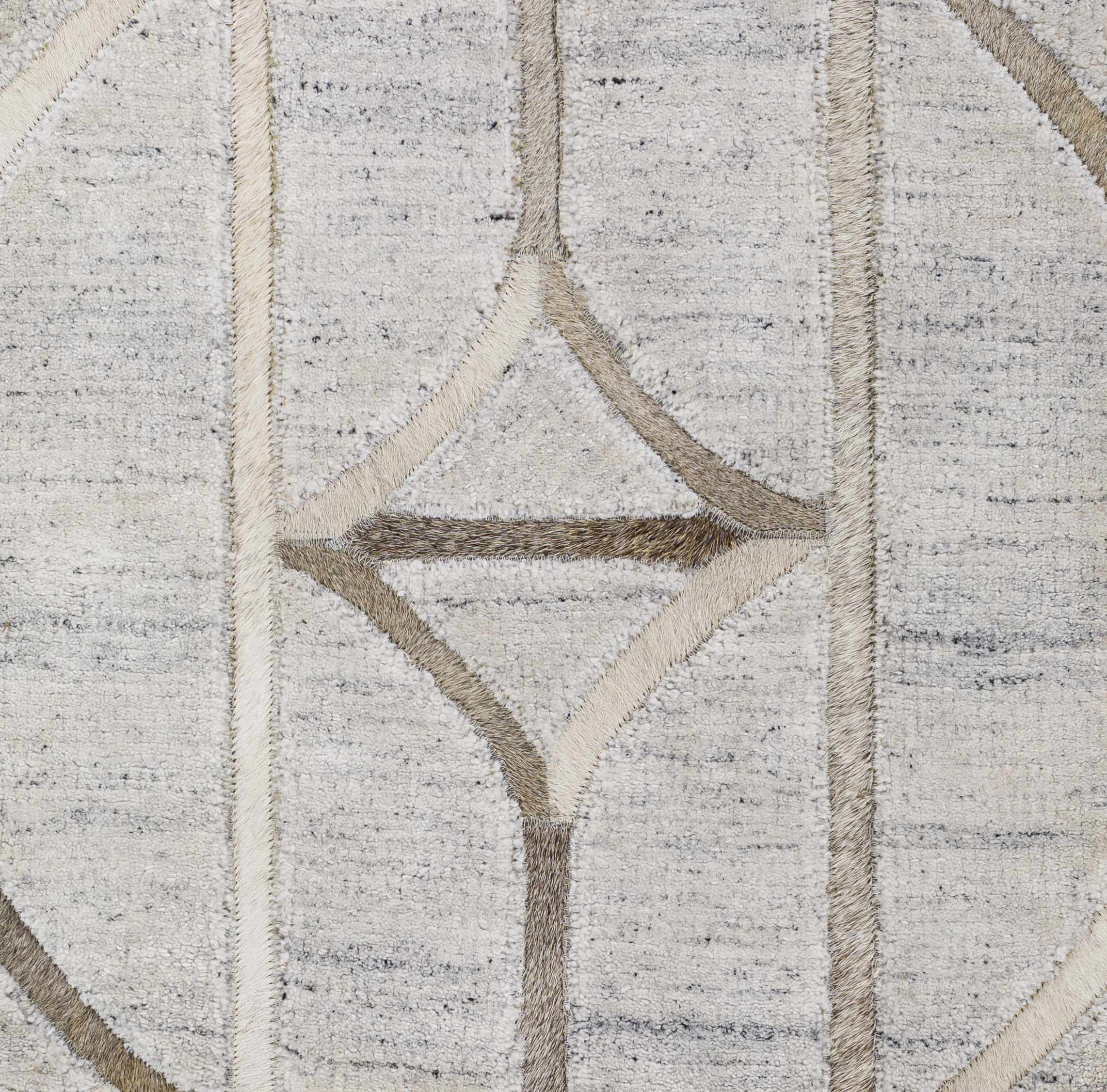Eloquent ELQ-2304 Hand Crafted Rug