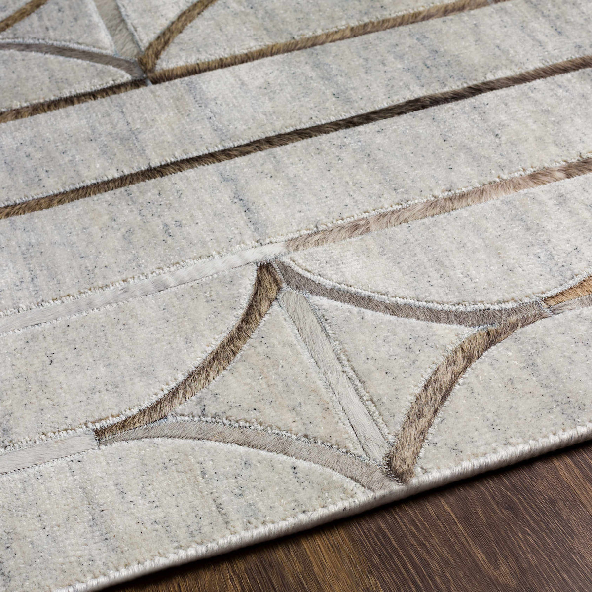 Eloquent ELQ-2304 Hand Crafted Rug