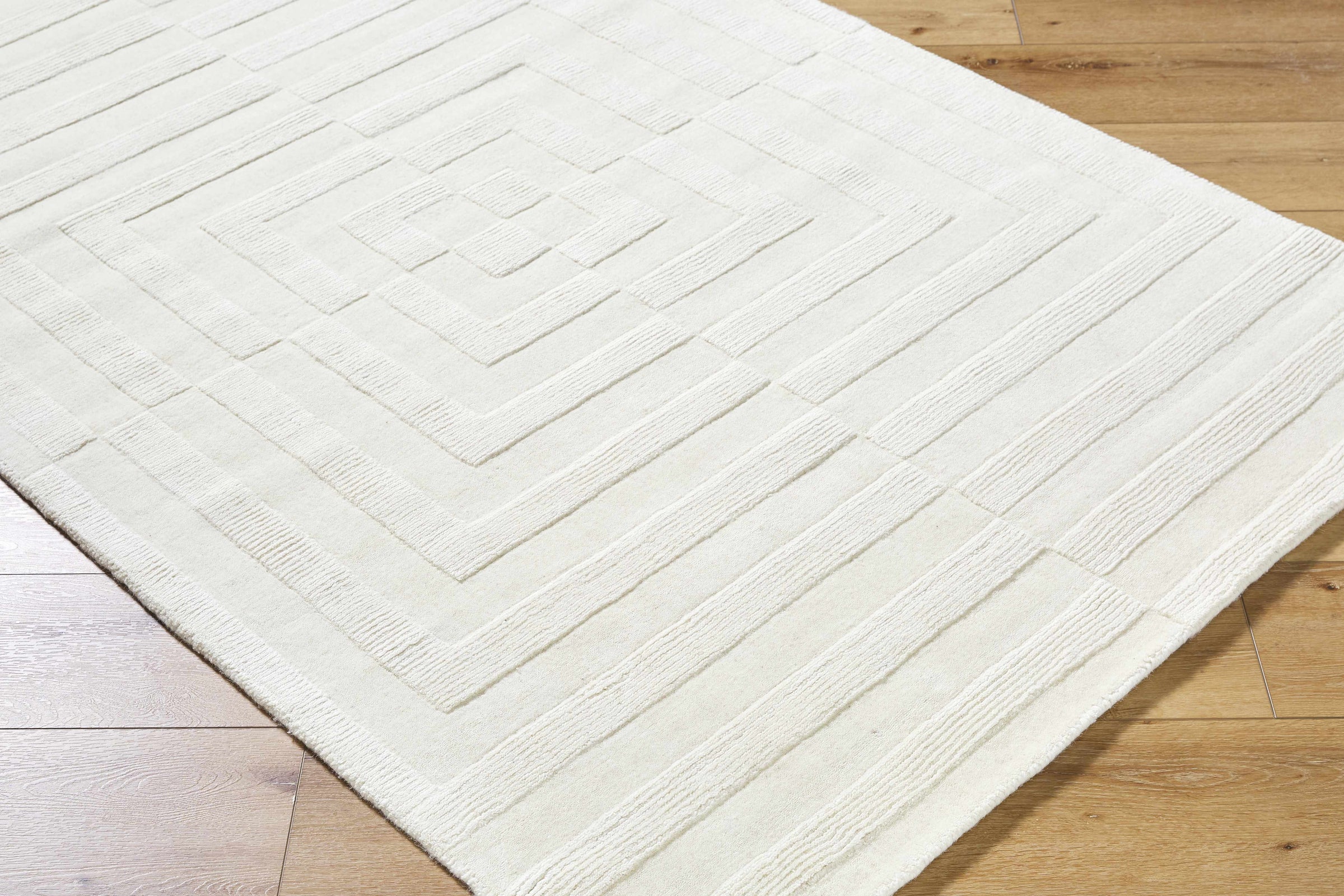 Mystique M-5486 Handmade Rug